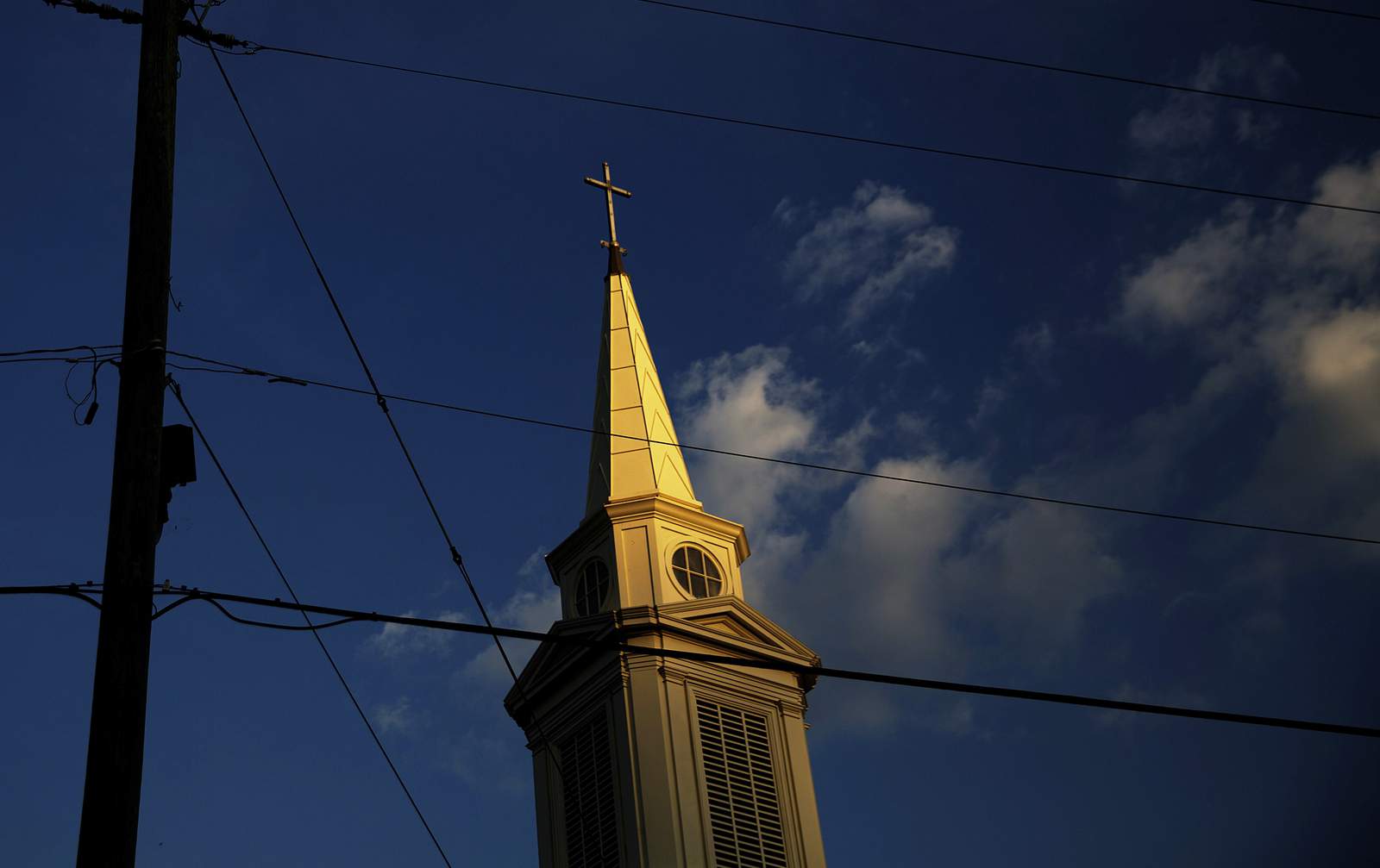 Less than half of Americans are members of houses of worship