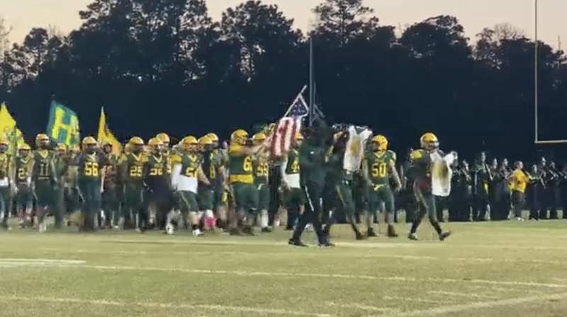 Yulee football team shows solidarity for teammates suspended over controversial video