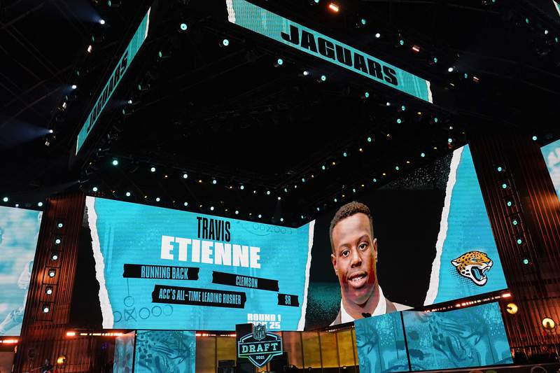 Travis Etienne agrees to terms with Jaguars, reports say