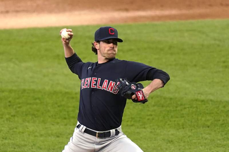 Bieber strikes out 11, sets K record as Indians beat Chisox