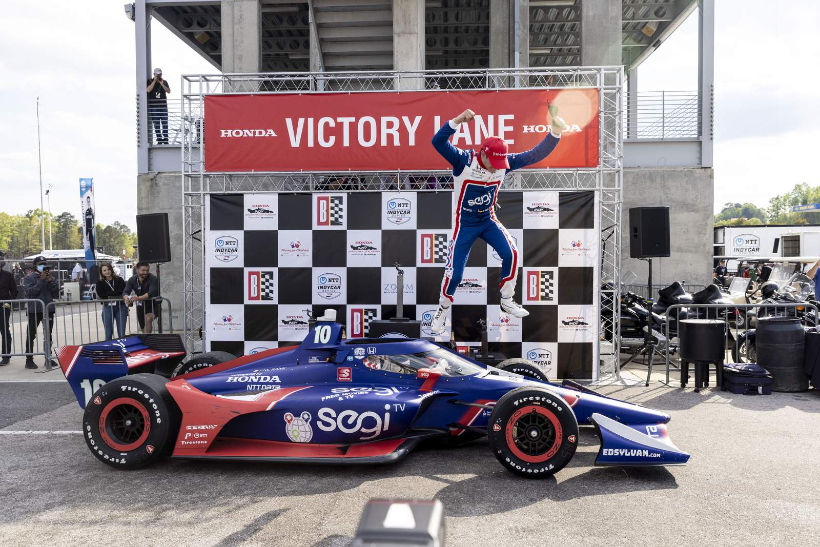 Alex Palou scores 1st career IndyCar win in Ganassi debut