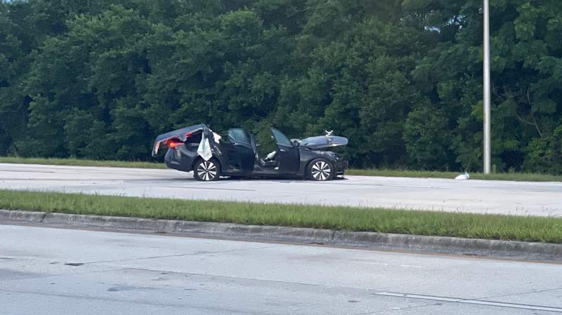 19-year-old injured in early morning crash on Roosevelt Boulevard