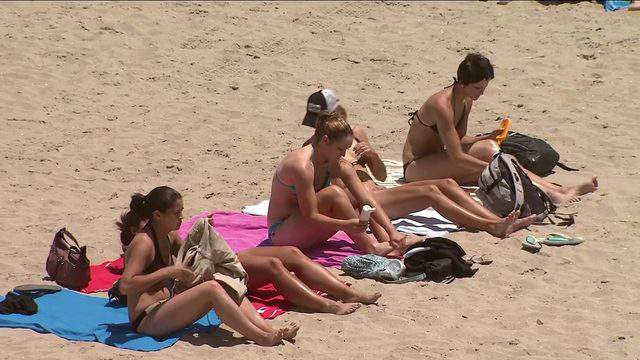 What's Going Around: Sunburns, stomach pain and summer dehydration