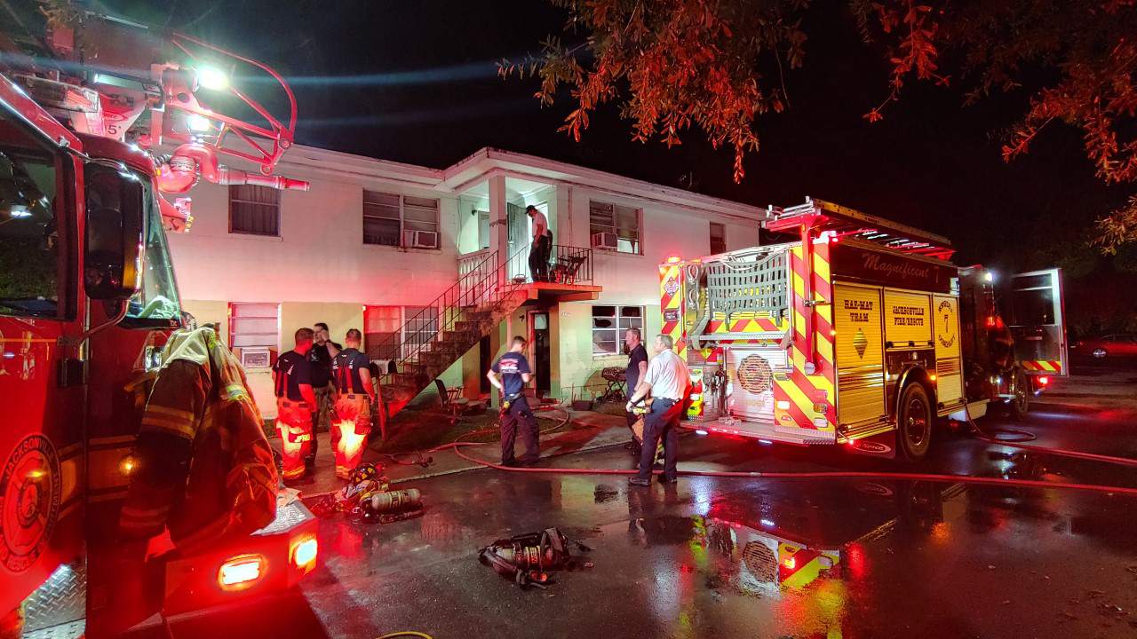 Jacksonville Fire Rescue: 1 rescued from apartment fire