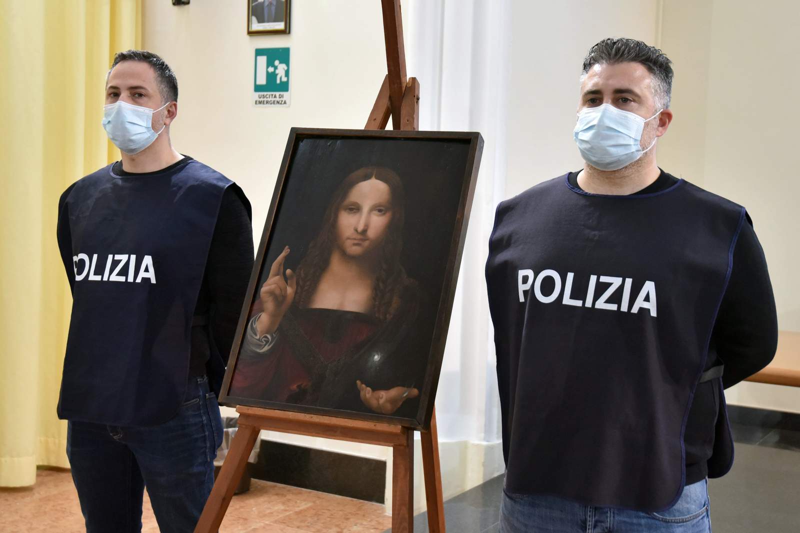 Italian police find stolen copy of Leonardo 'Salvator Mundi'