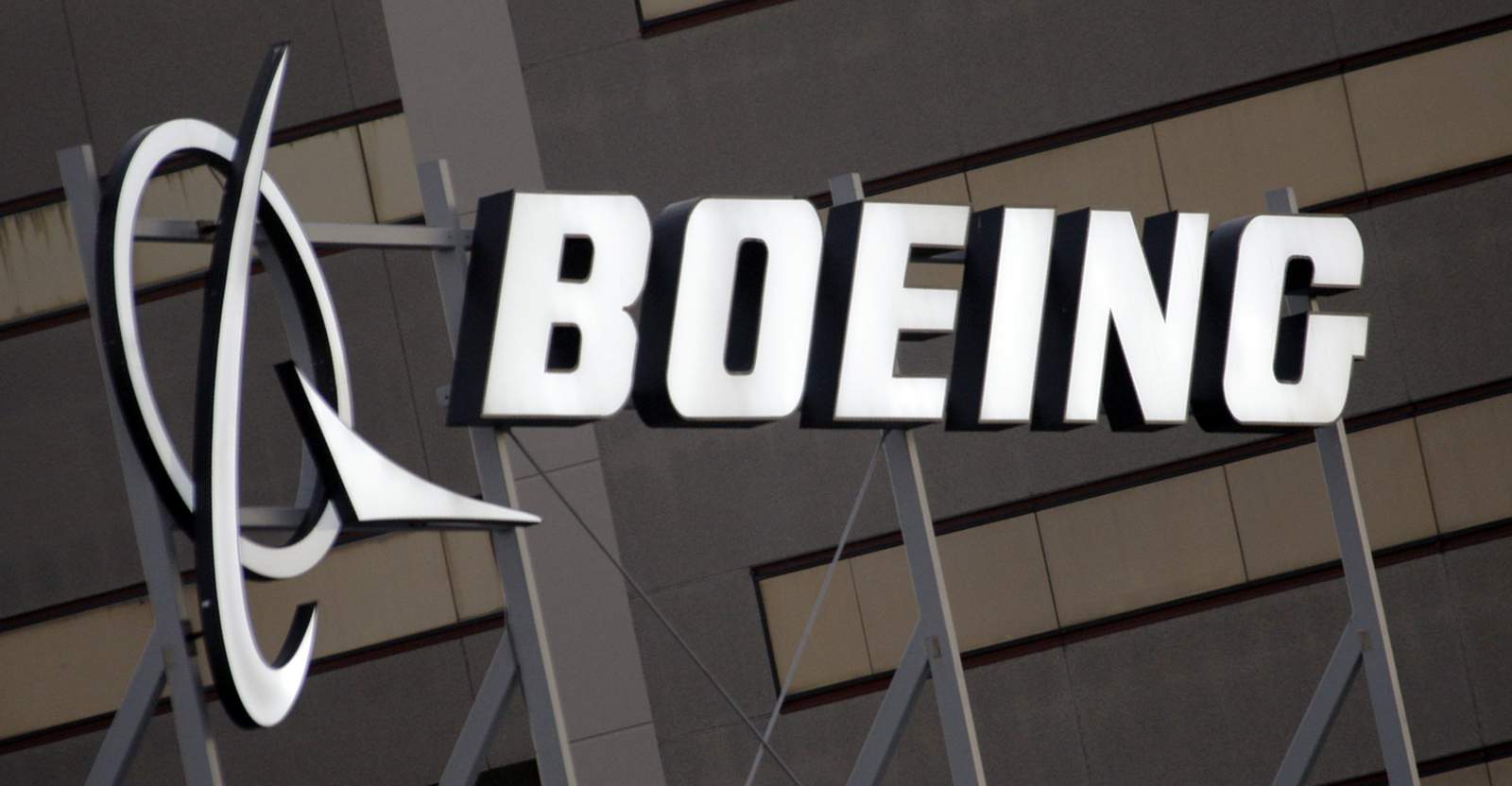 Boeing signs 25-year lease with Jacksonville Aviation Authority