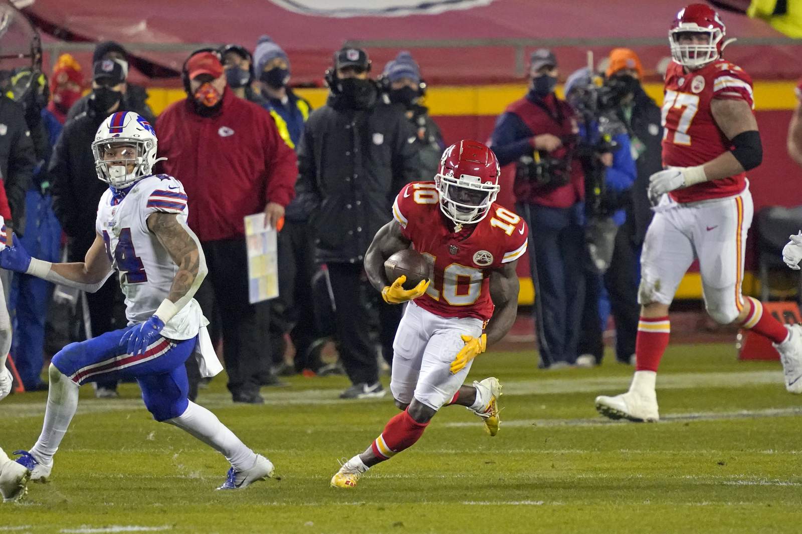 After shaky start, Chiefs' Hill matures into All-Pro star