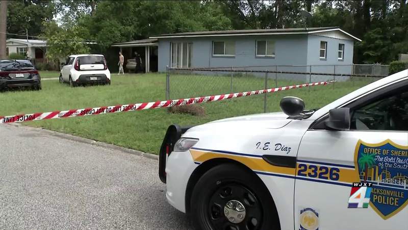 Man barricaded in home surrenders, Jacksonville police say