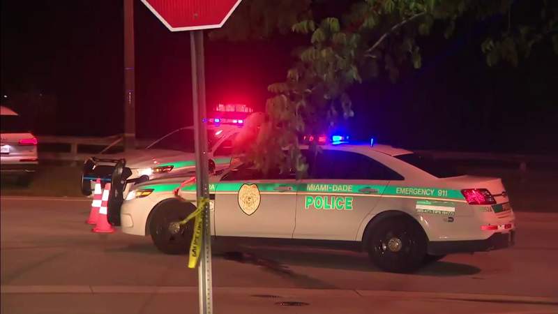 Miami police: Boyfriend kills woman, teen, wounds 3 others