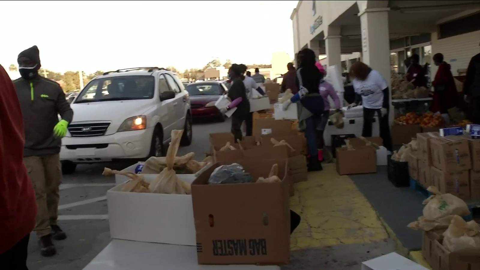 Farm Share distributes 68,000 pounds of food Saturday