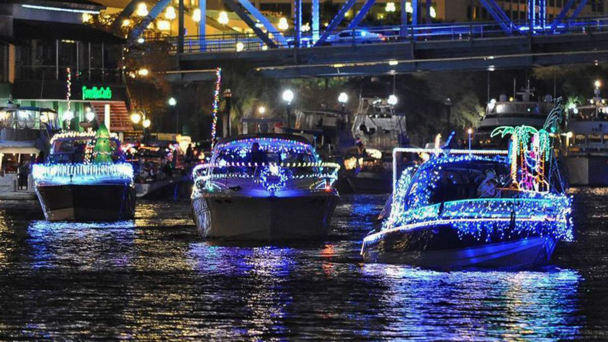 Jacksonville Light Boat Parade returns Thanksgiving weekend