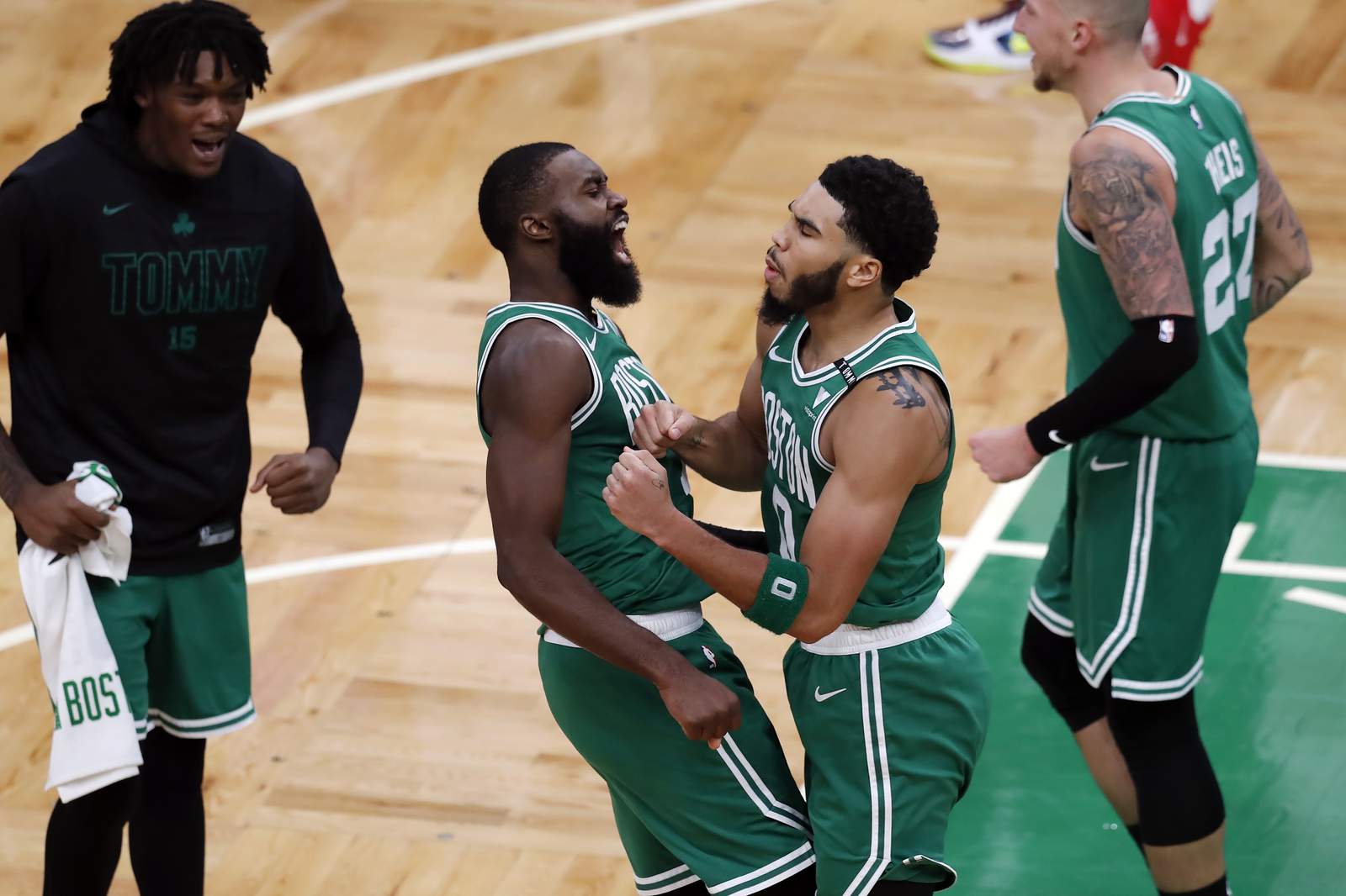 Tatum hits big 3 to help Celtics beat Giannis, Bucks 122-121