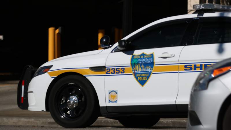 Viral video shows Jacksonville officer under attack in Brooklyn neighborhood