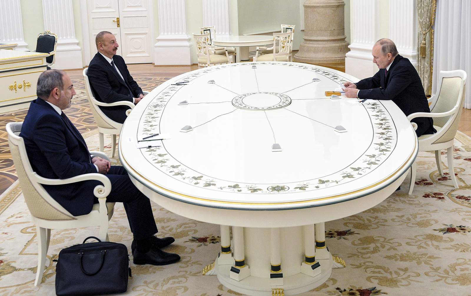 Armenian, Azerbaijani leaders in Russia for talks