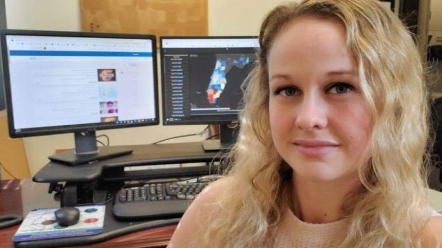Ex-Florida data scientist turns herself in after arrest warrant issued