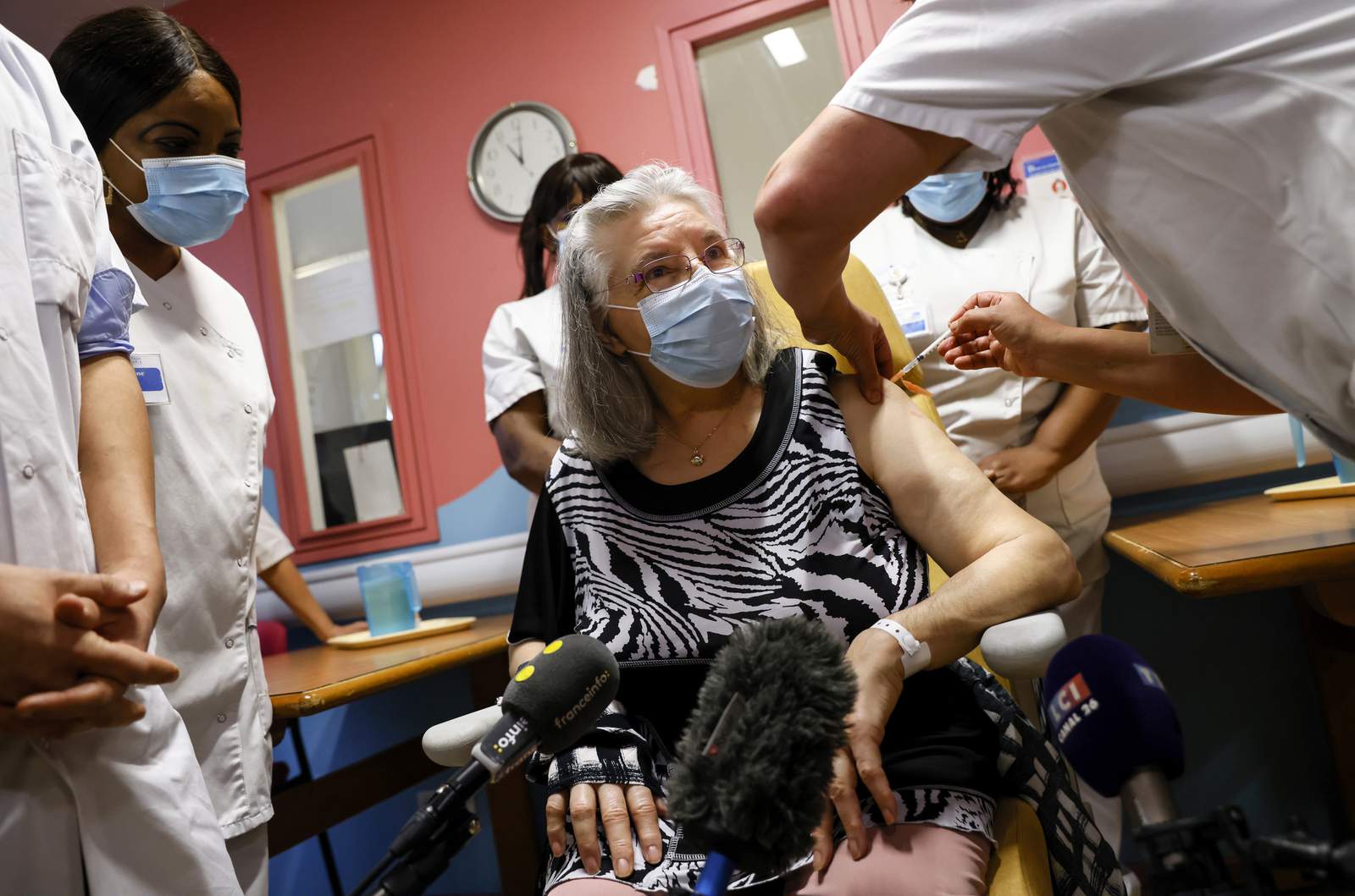 France's go-slow coronavirus vaccination strategy backfires