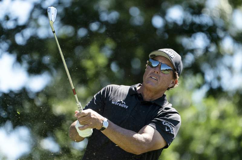 Mickelson holds off Jimenez to win Fuyrk & Friends event at Timuquana