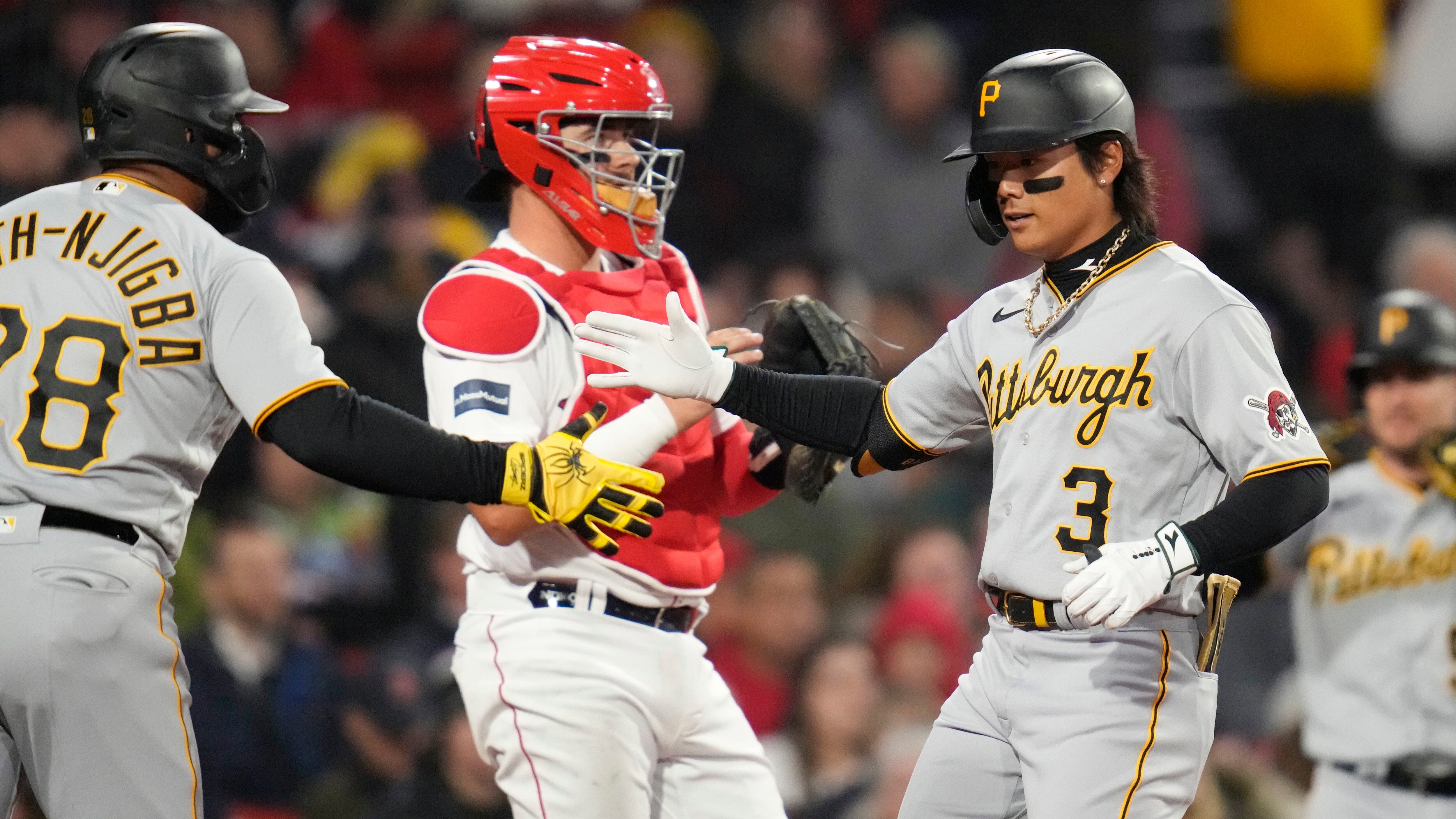 pittsburgh pirates red uniforms