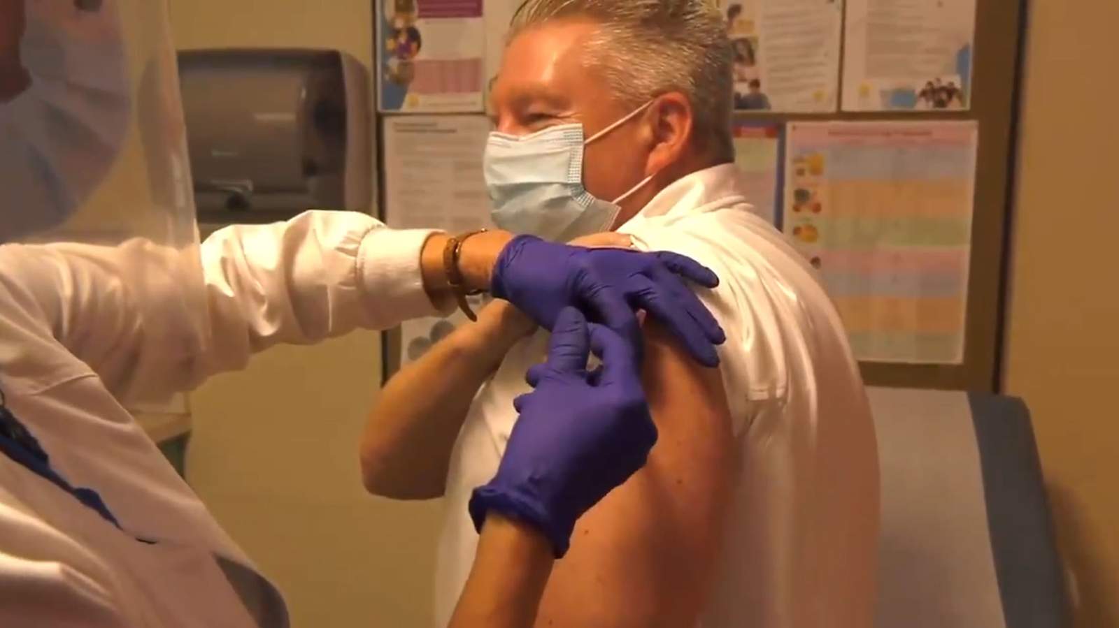 Jacksonville firefighters begin receiving COVID-19 vaccine