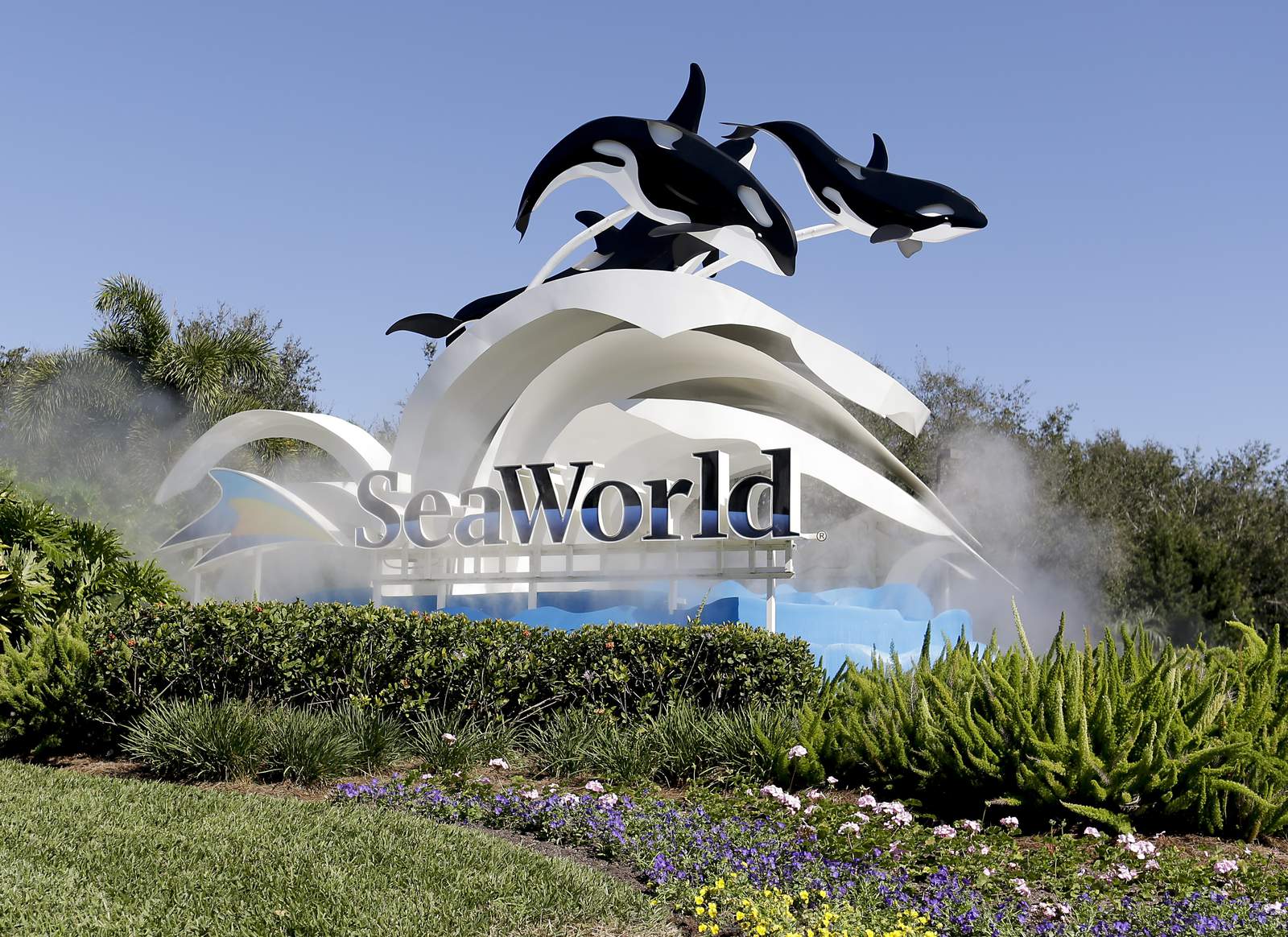 SeaWorld closing its theme parks for the rest of March