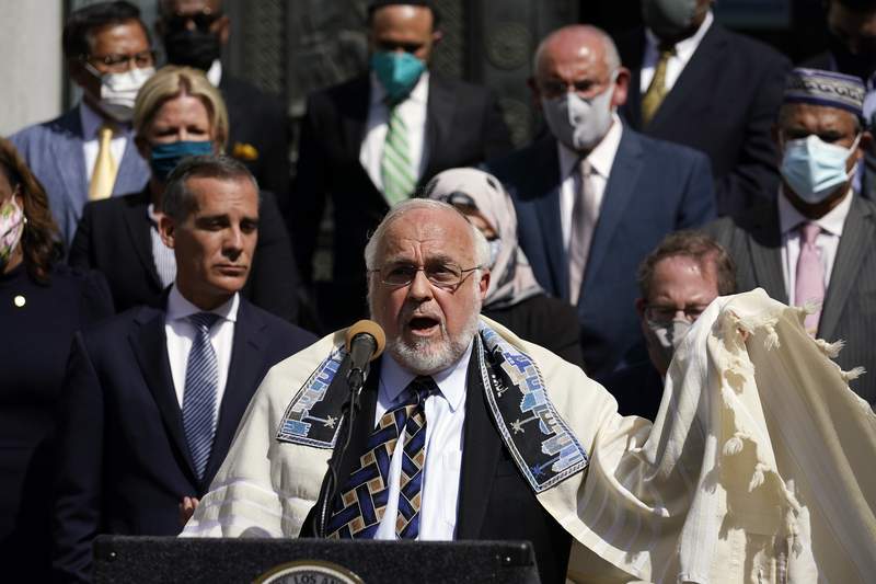 Faith, political leaders unite in rally against antisemitism