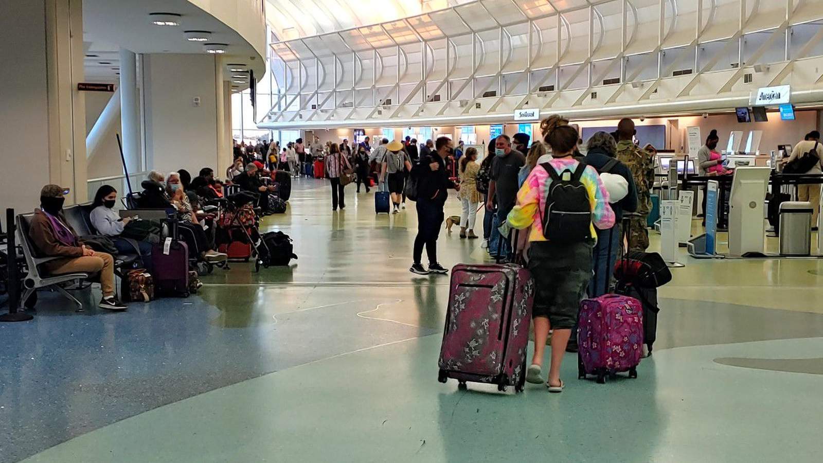 Flight cancellations, cleaning delays at FAA Jacksonville control center