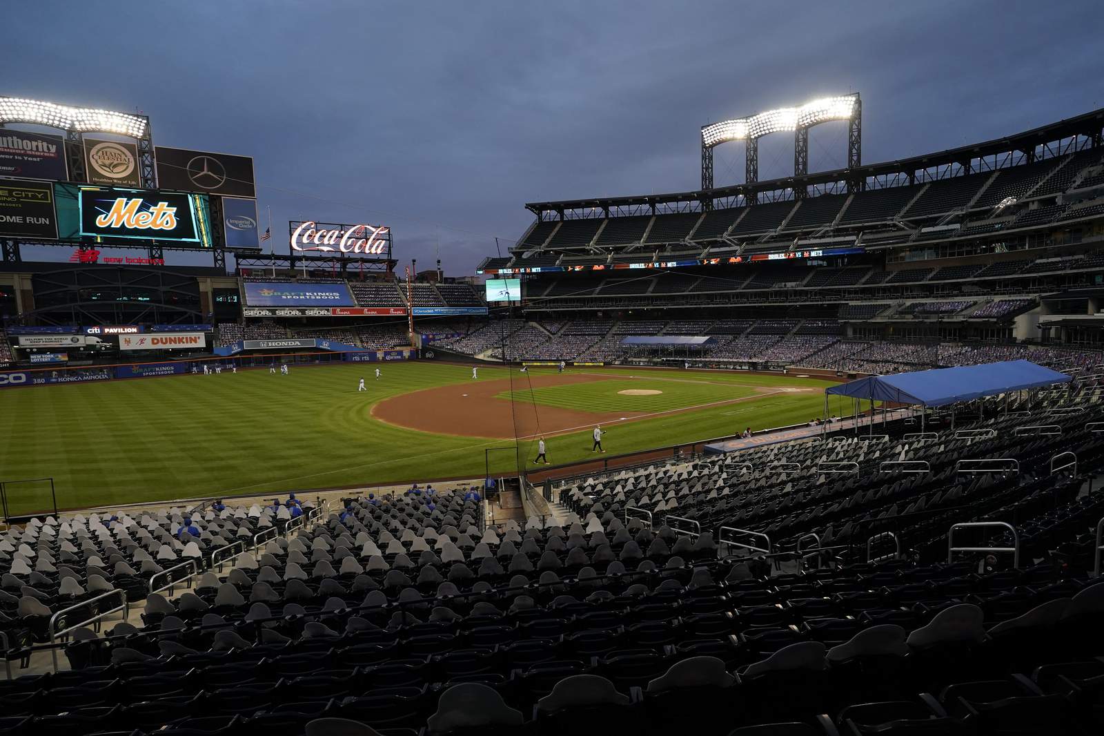 Billionaire hedge fund manager Cohen agrees to buy Mets