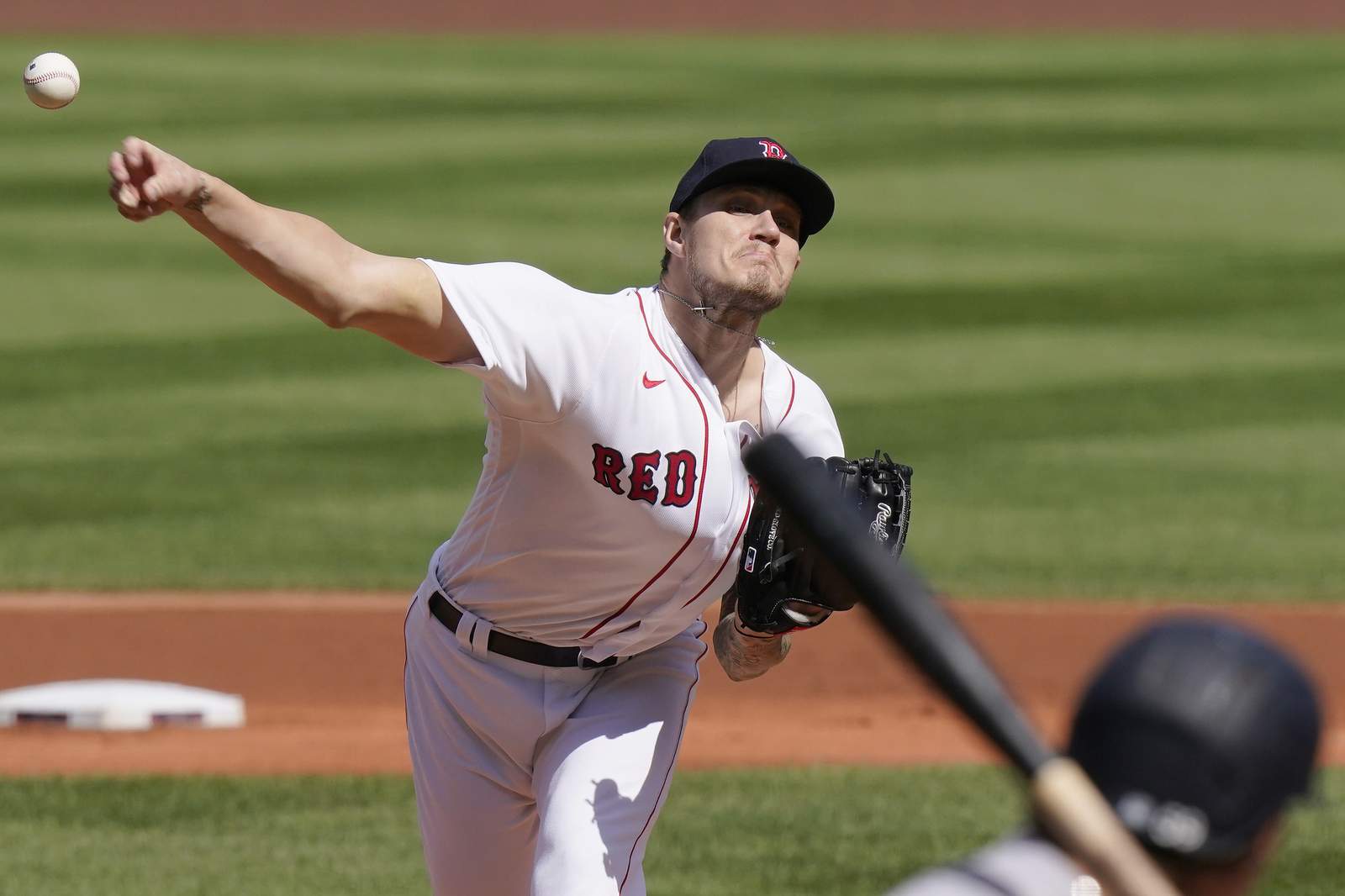 Red Sox finally snap skid vs Yankees, who clinch spot anyway