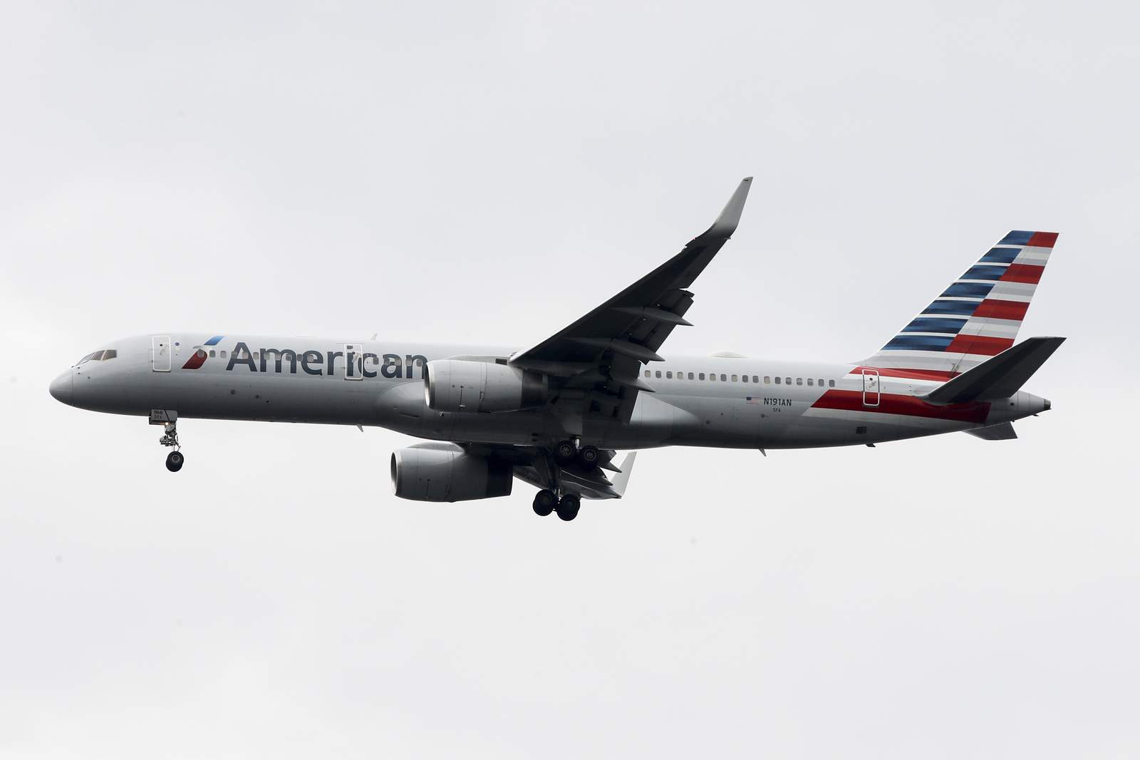 American Airlines pilot reportedly tests positive for COVID-19