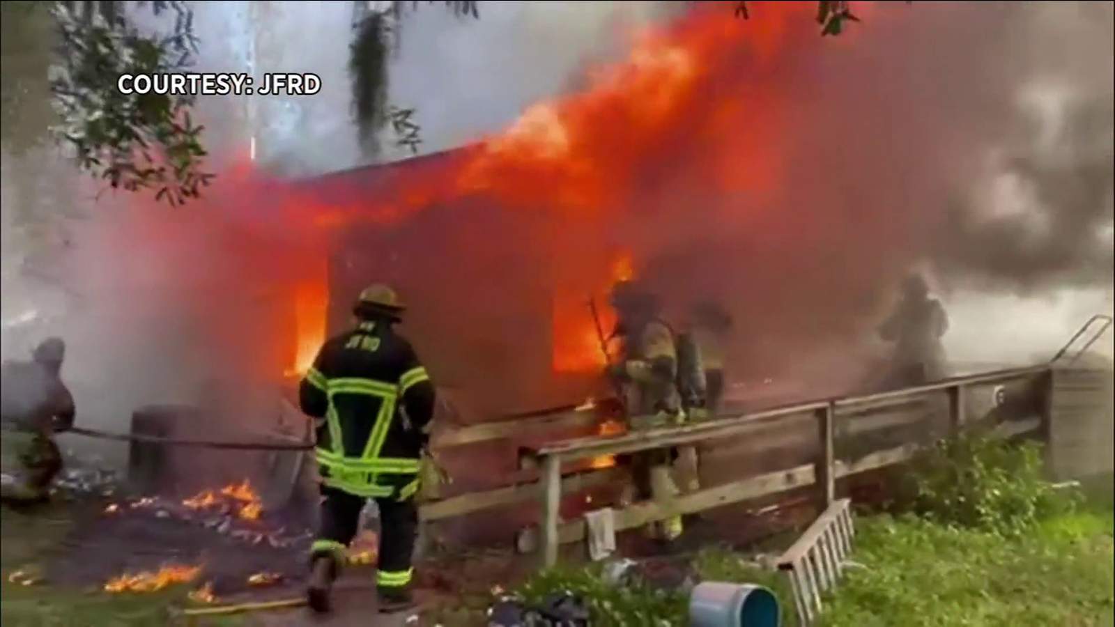 4 firefighters burned attempting rescue from house fire