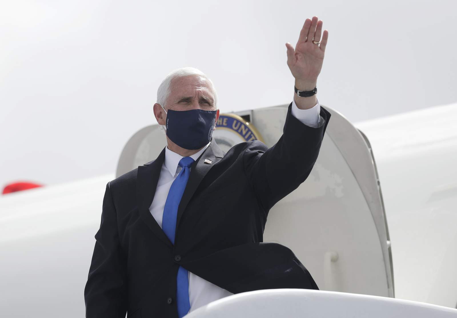 Pence tours pregnancy center, fires up GOP base in Florida