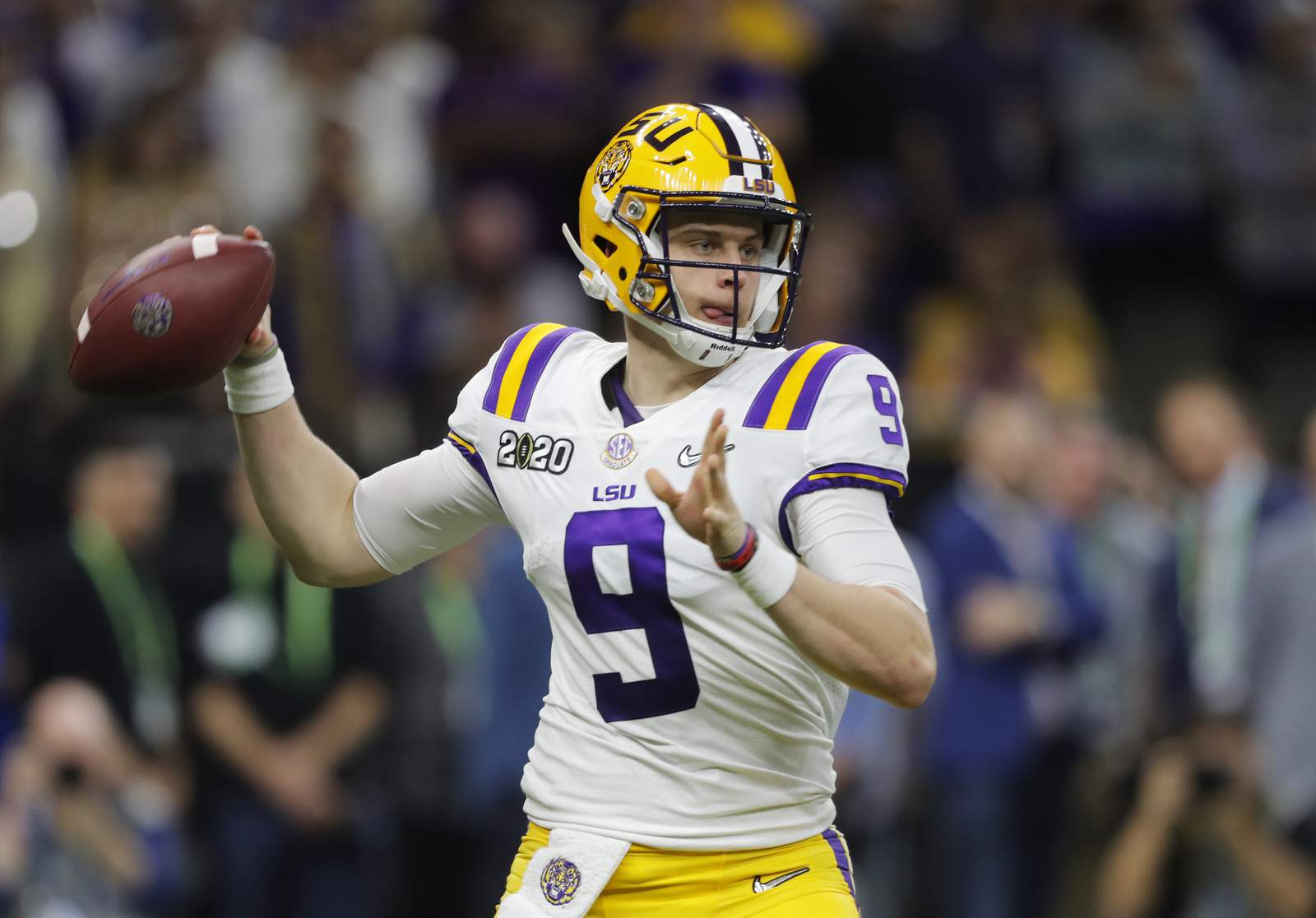 AP Top 25 Podcast: Looking for 2020's Burrow or Baylor