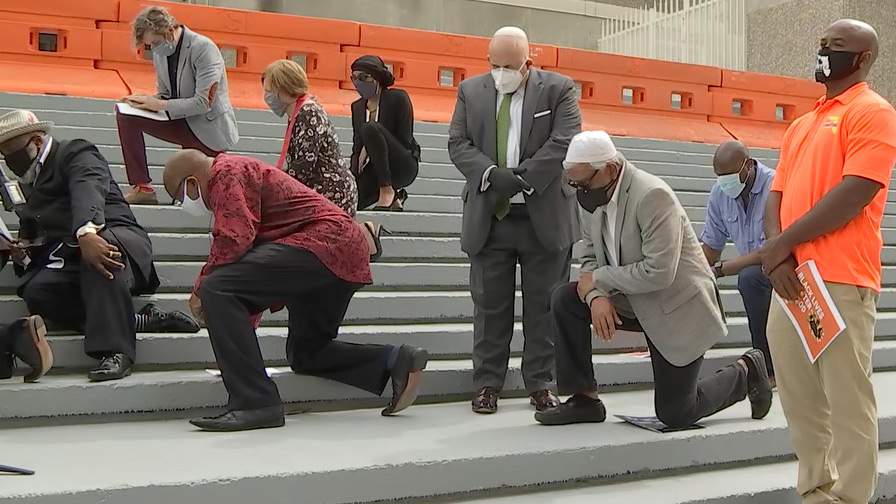 Jacksonville faith leaders kneel for 8 minutes 46 seconds to honor George Floyd
