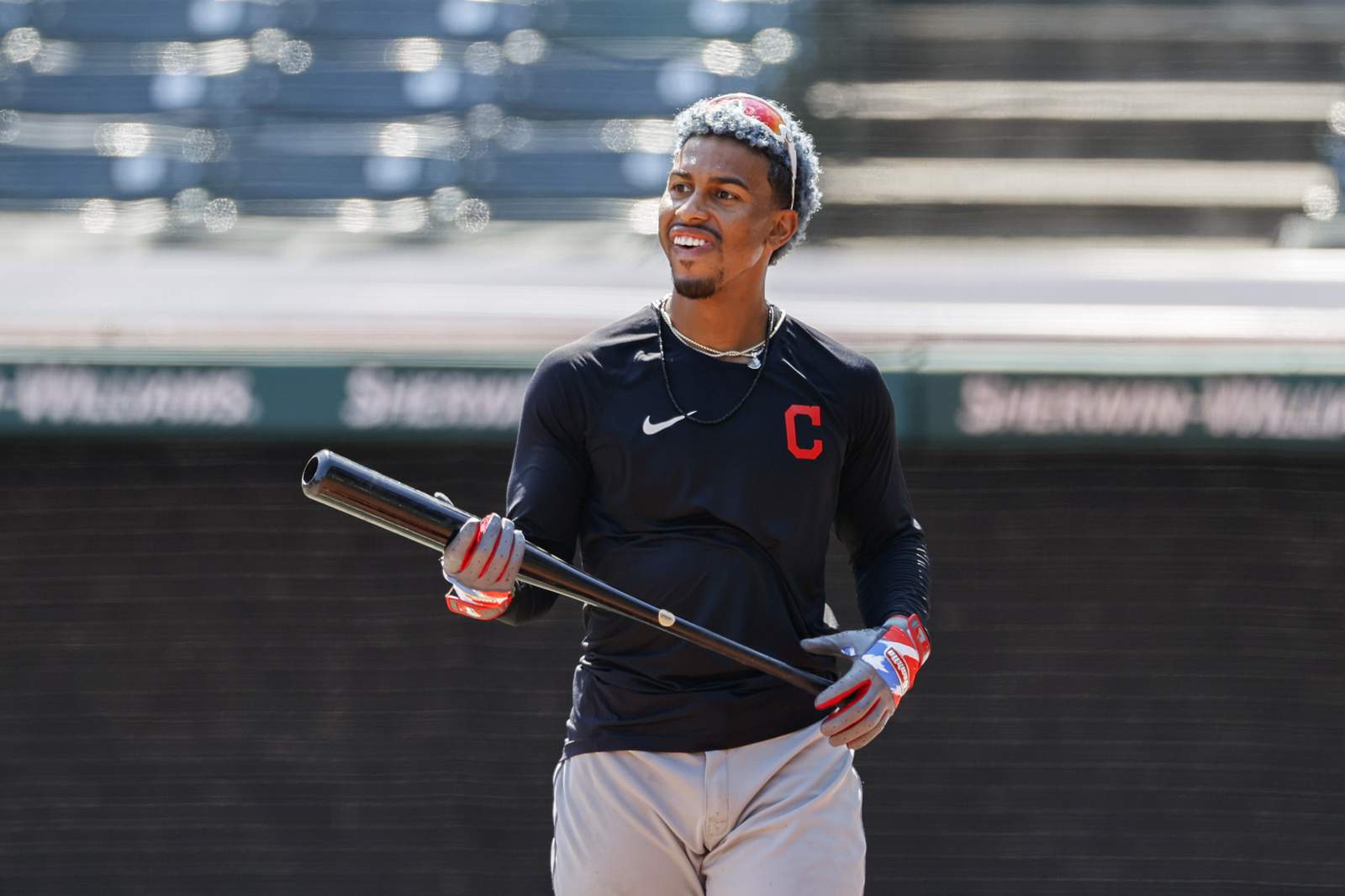 Big stick: Lindor focused on season, not future in Cleveland