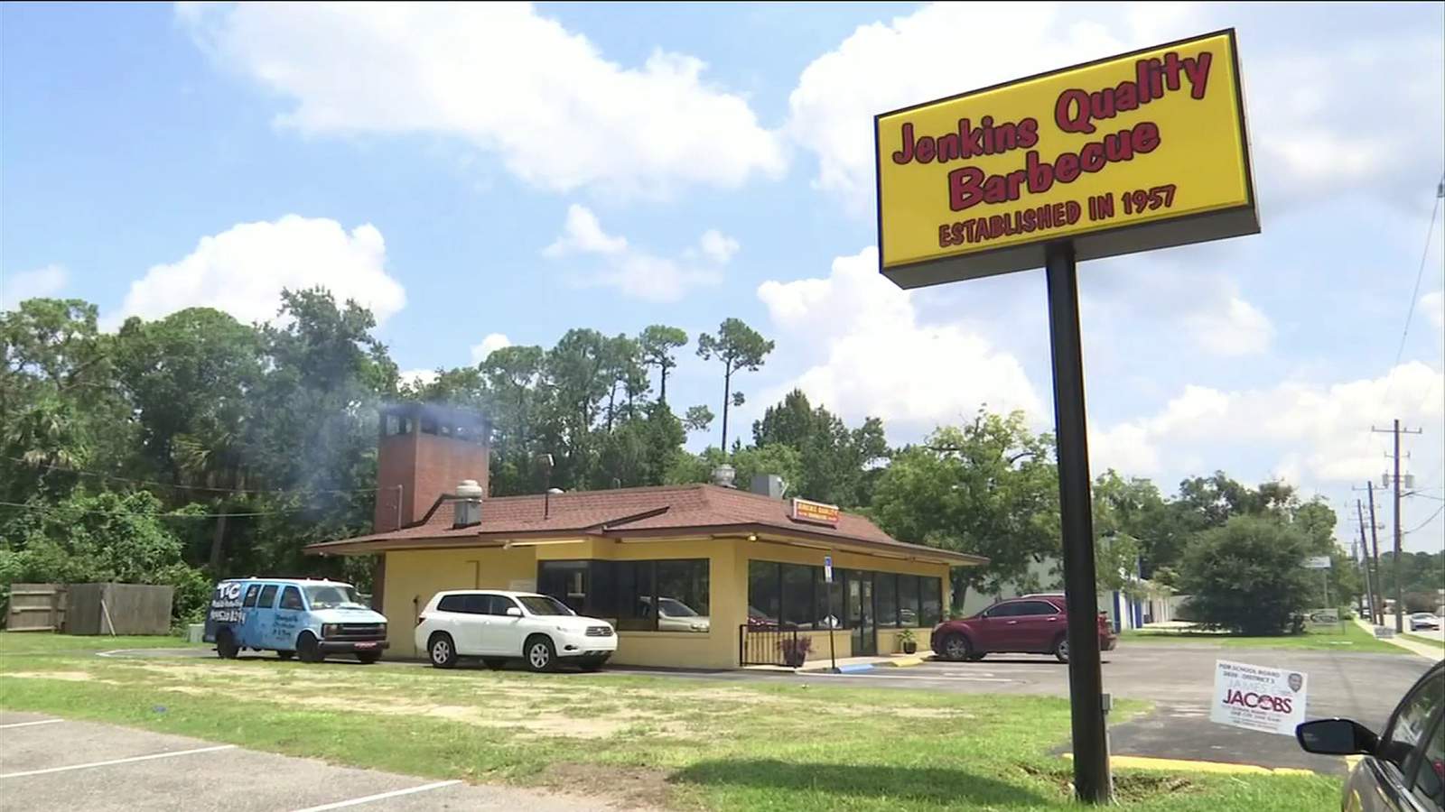 This Jacksonville barbecue institution has been serving ribs, chicken for more than 60 years