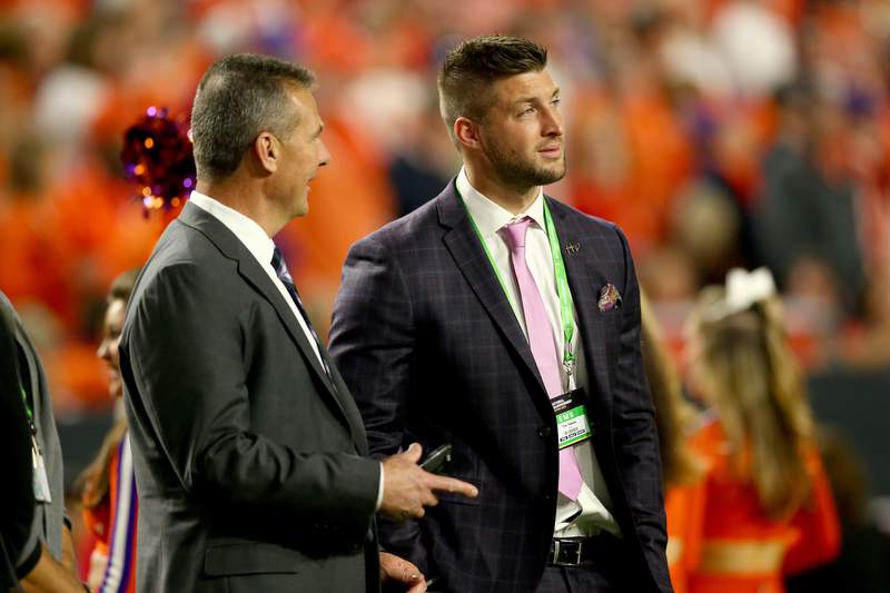Chomp: Tim Tebow expected to reunite with Urban Meyer in NFL; Isaiah Bond commits to Gators