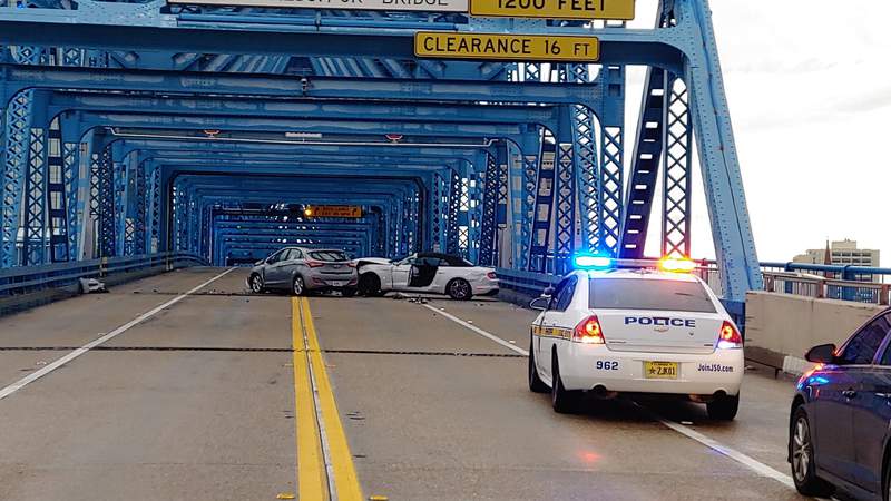 JSO: Car crash closes Main Street Bridge