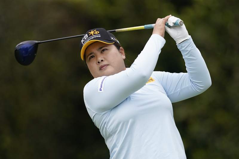 Inbee Park takes 1-stroke lead at LPGA event in Singapore
