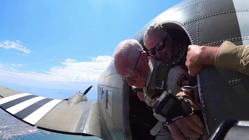 World War II veteran jumps out of plane to celebrate 100th birthday