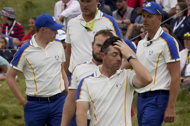 Tears fall, putts don't: Europe overmatched at Ryder Cup