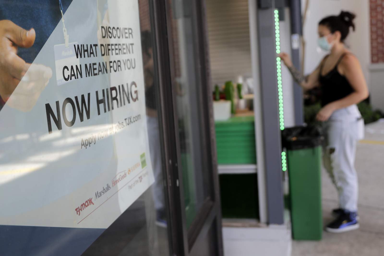 Florida jobless claims continue to drop