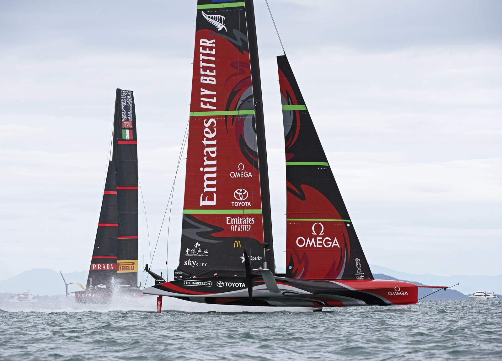 Defender Team NZ and Luna Rossa tied 1-1 in America's Cup